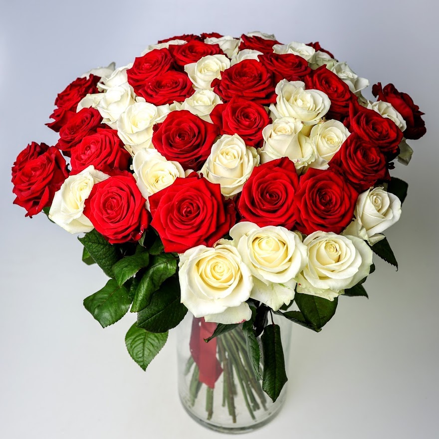 Kytica ruží bielo-červená